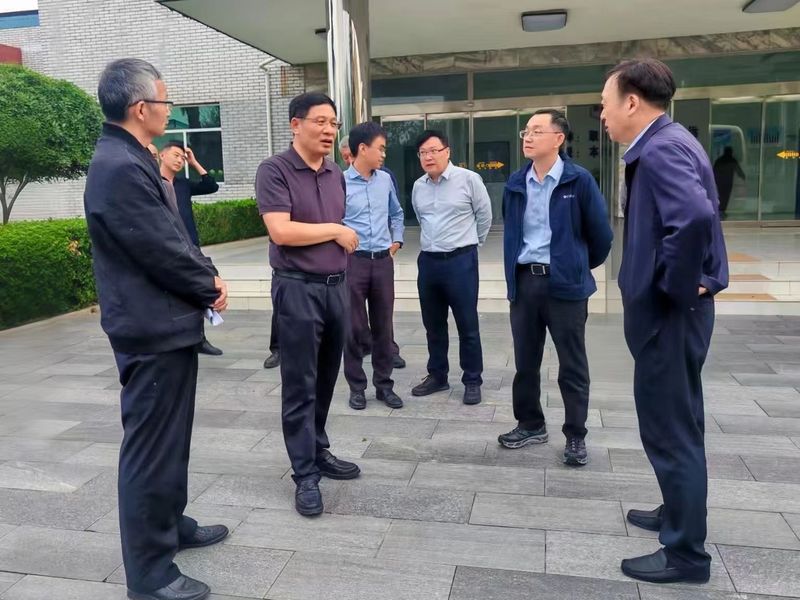 情系企業(yè)謀發(fā)展 節(jié)前督導(dǎo)筑安全